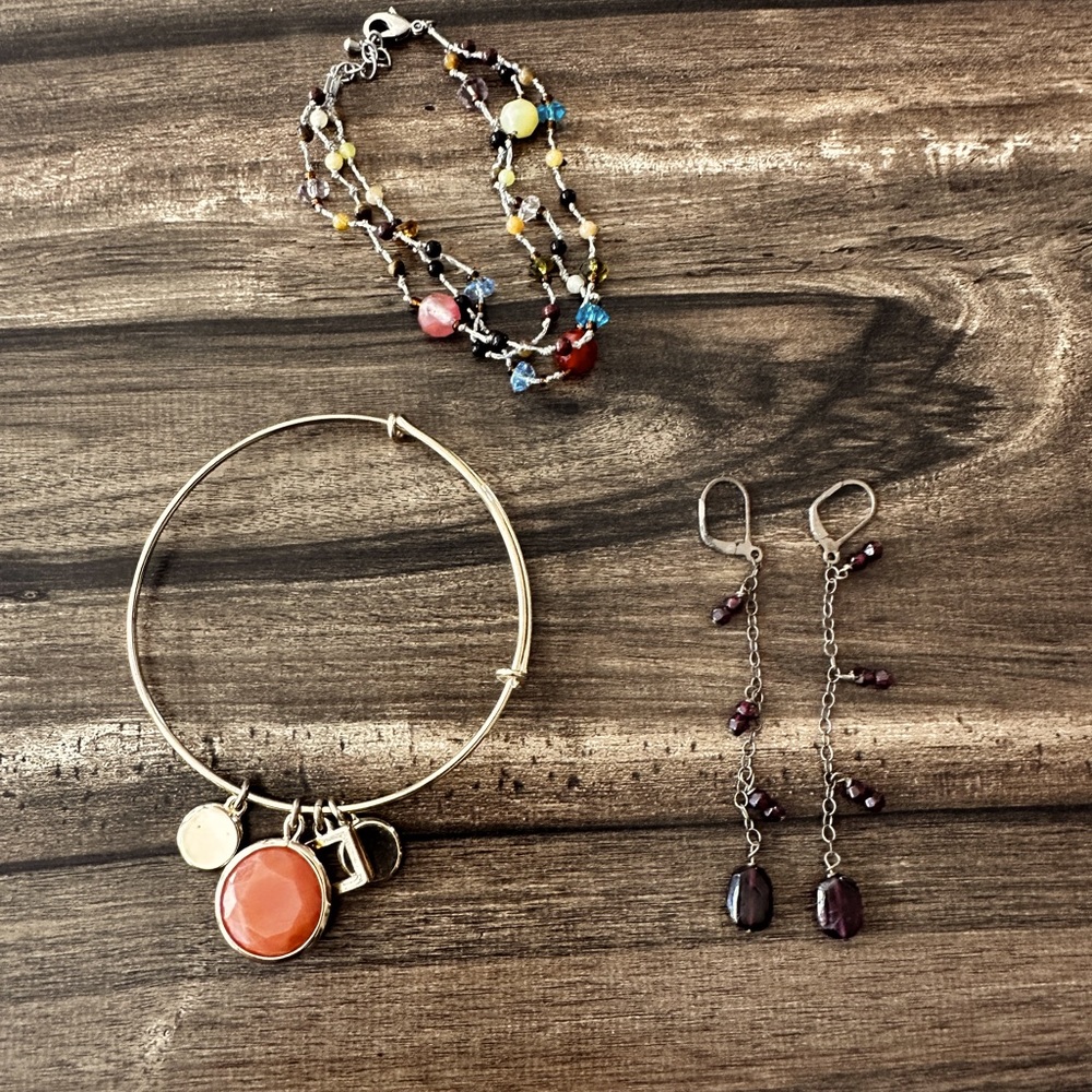 Lot of stone jewelry-Gold, silver, and colorful stones